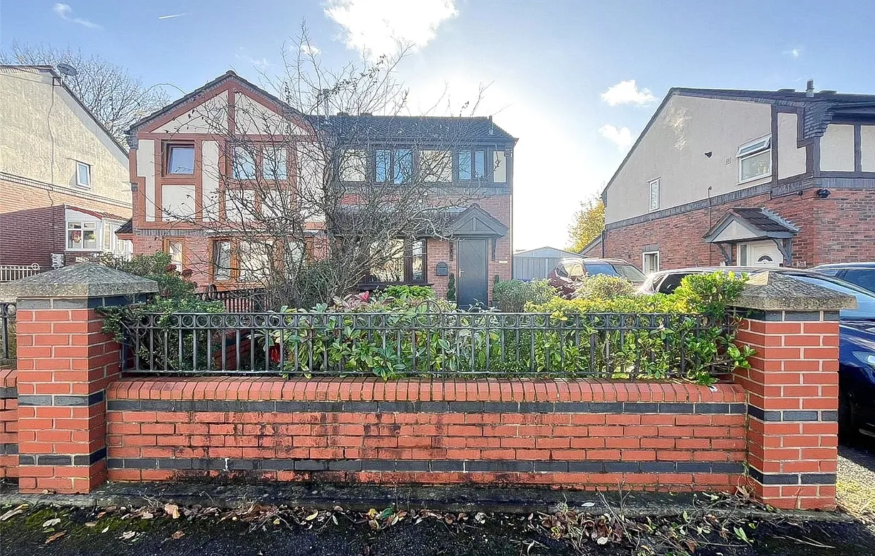 3 bedroom house for sale - Bentley Hurst