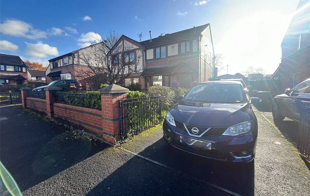 3 bedroom house for sale - Bentley Hurst