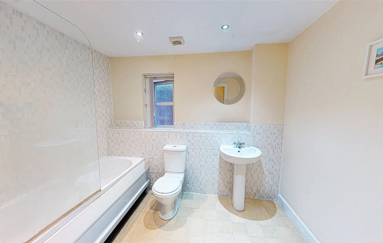 2 bedroom apartment for sale - Bentley Hurst