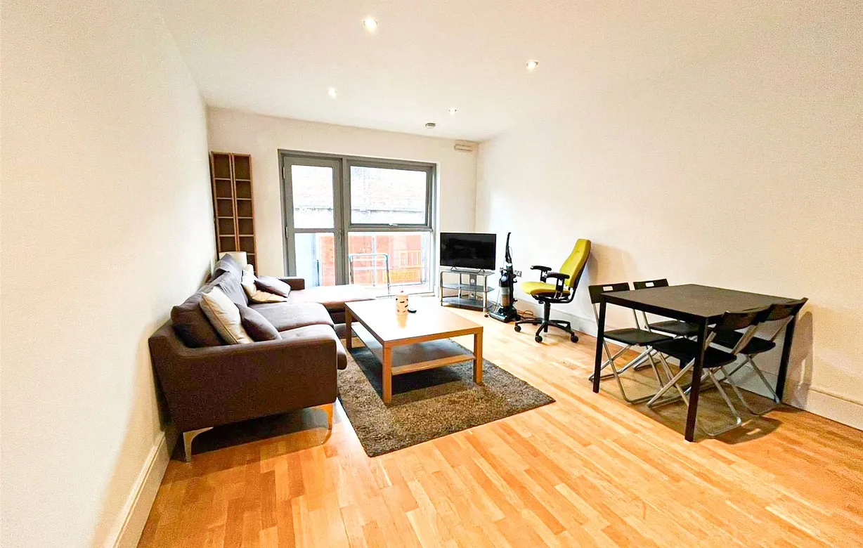 2 bedroom apartment for sale - Bentley Hurst