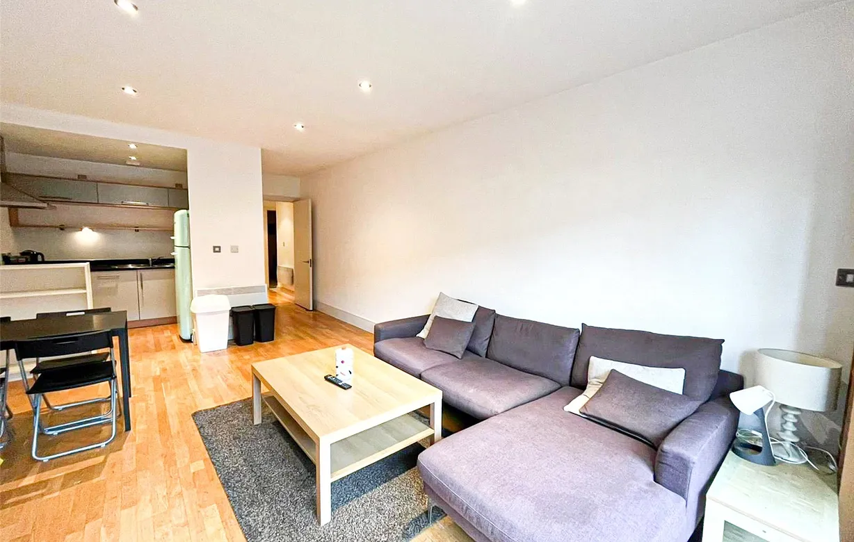 2 bedroom apartment for sale - Bentley Hurst