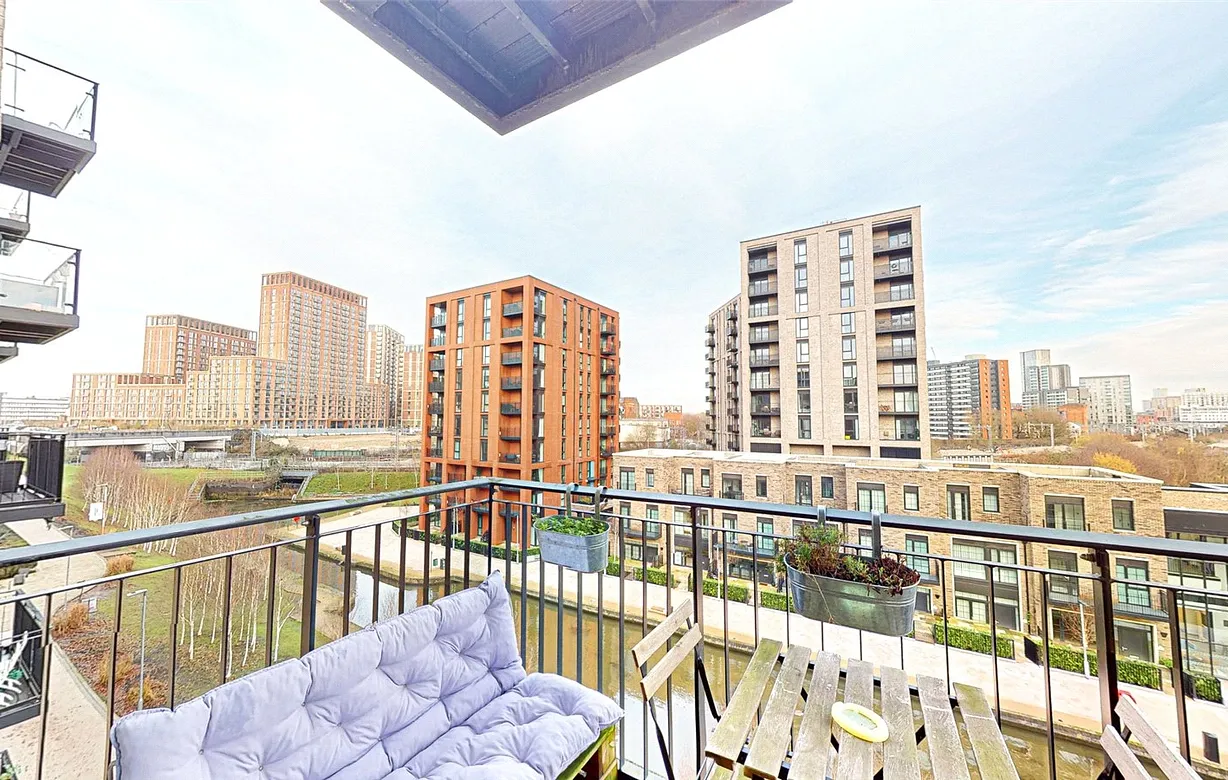 2 bedroom apartment for sale - Bentley Hurst