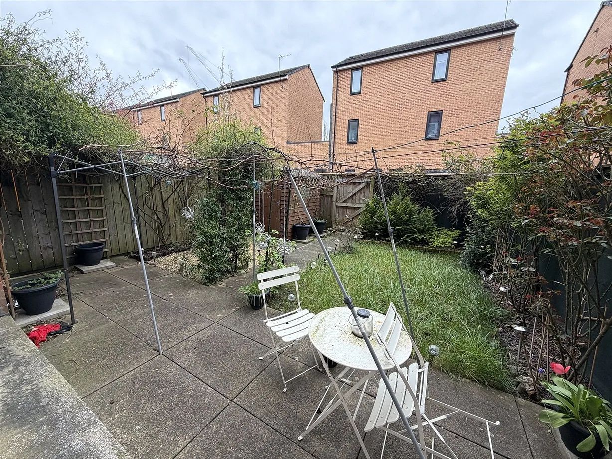 2 bedroom house to rent - Bentley Hurst