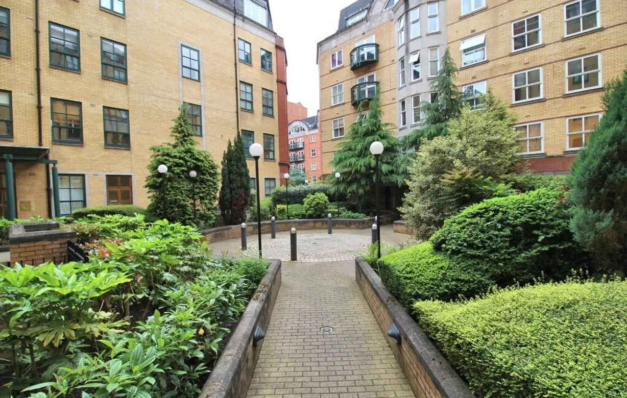 1 bedroom apartment to rent - Bentley Hurst