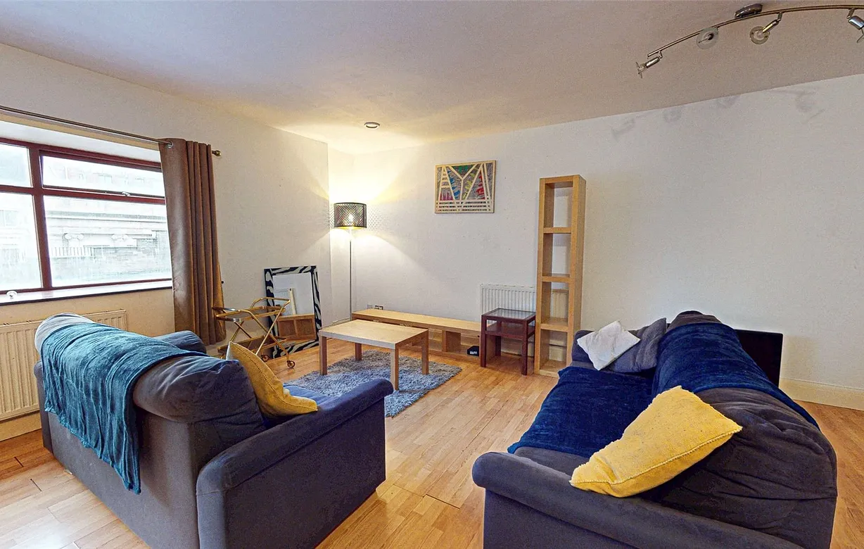 2 bedroom apartment for sale - Bentley Hurst