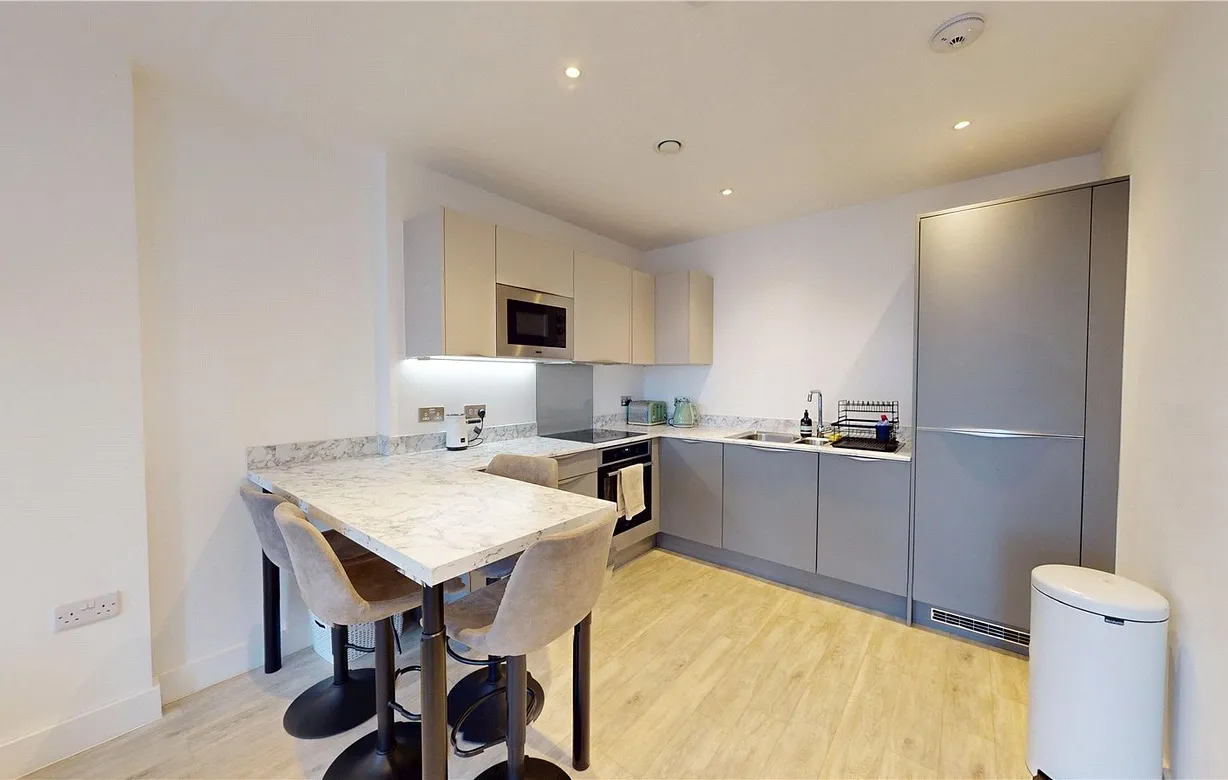 2 bedroom apartment to rent - Bentley Hurst