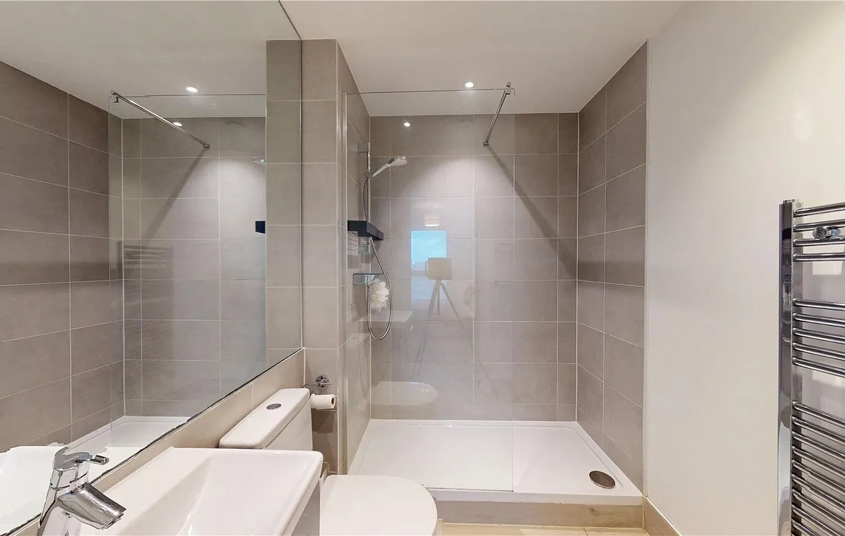 2 bedroom apartment to rent - Bentley Hurst