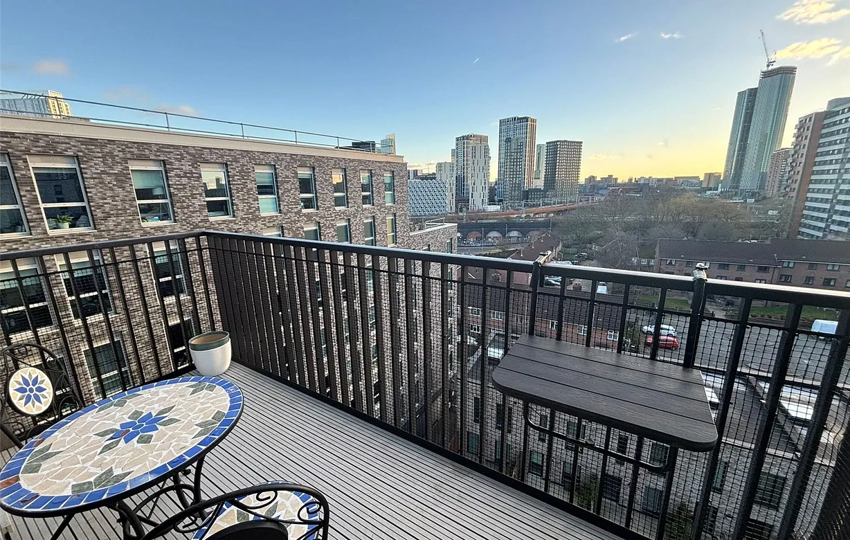 2 bedroom apartment to rent - Bentley Hurst