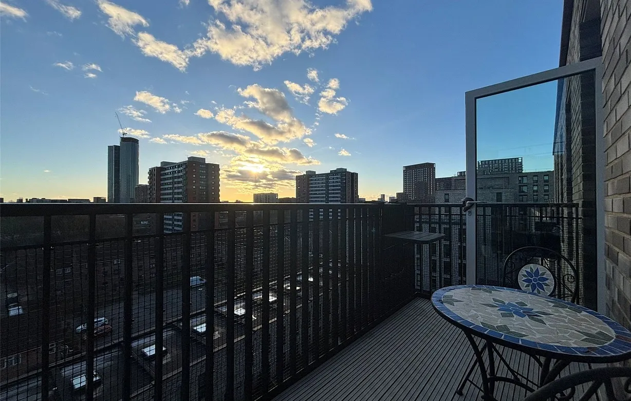 2 bedroom apartment to rent - Bentley Hurst