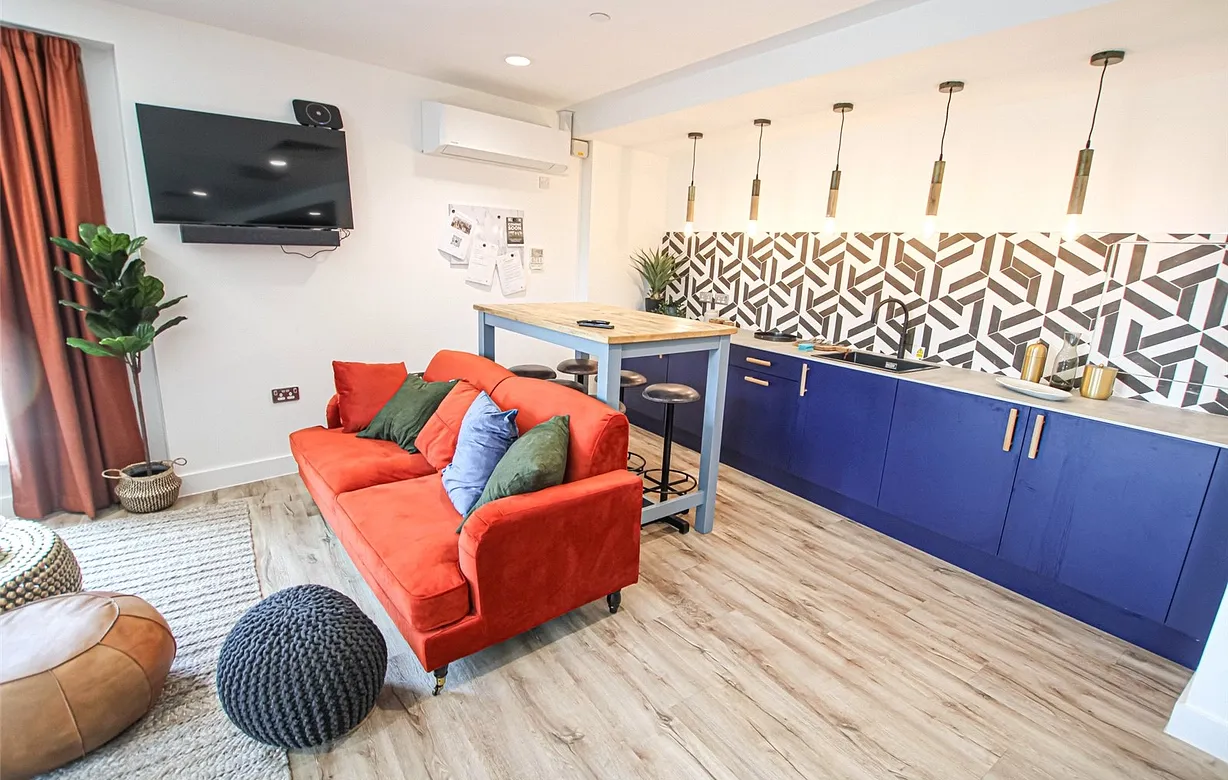 2 bedroom apartment to rent - Bentley Hurst