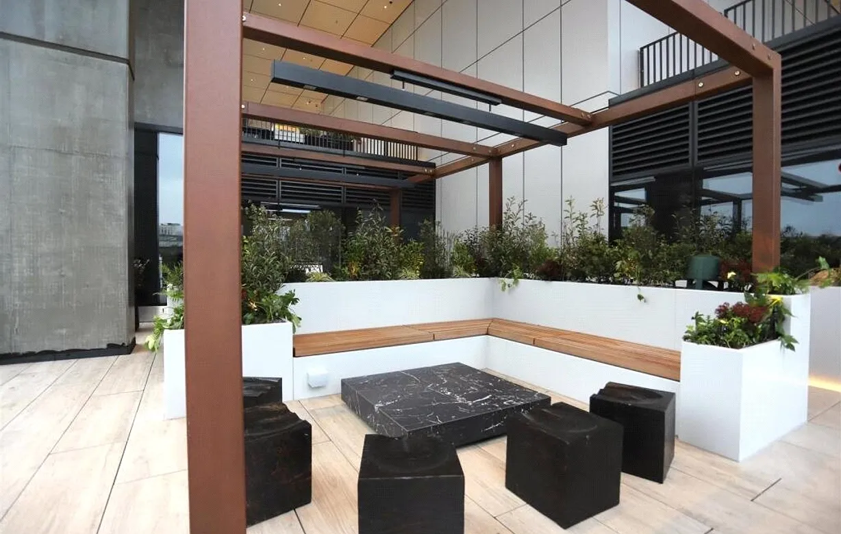 2 bedroom apartment to rent - Bentley Hurst