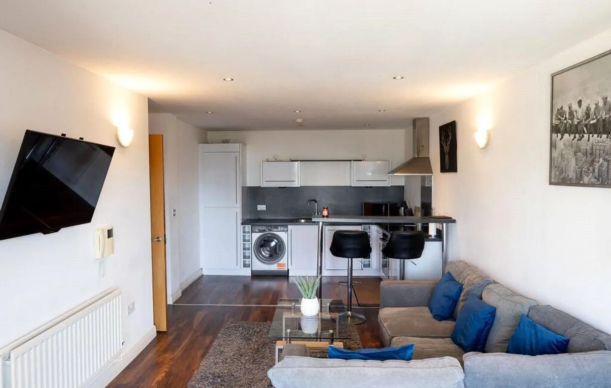 2 bedroom apartment for sale - Bentley Hurst