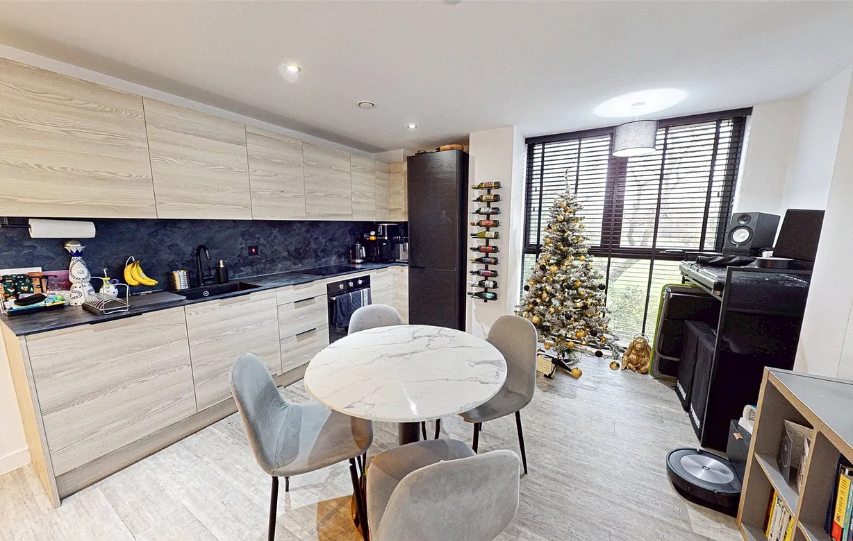 2 bedroom apartment for sale - Bentley Hurst