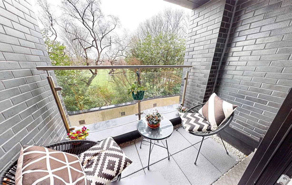 2 bedroom apartment for sale - Bentley Hurst