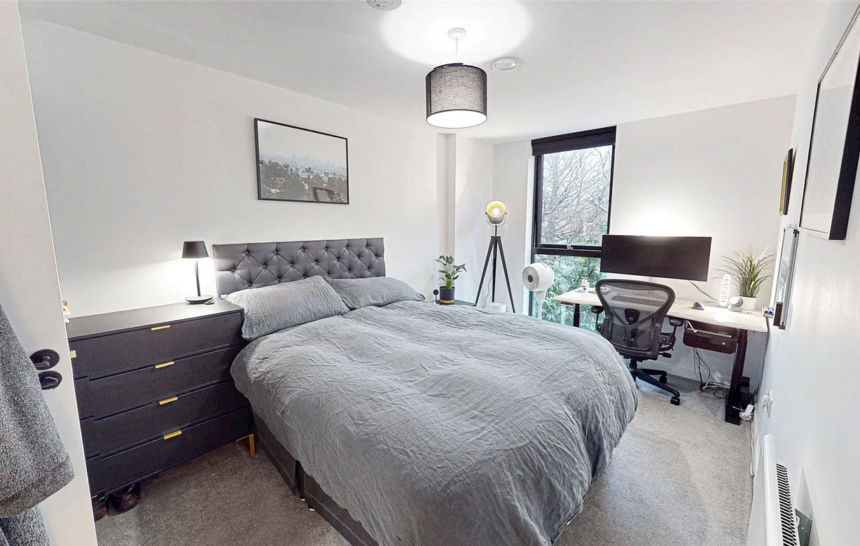 2 bedroom apartment for sale - Bentley Hurst