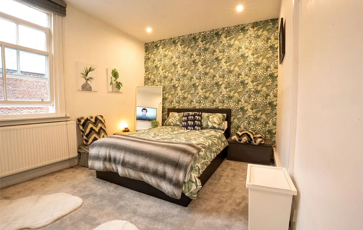 1 bedroom apartment to rent - Bentley Hurst