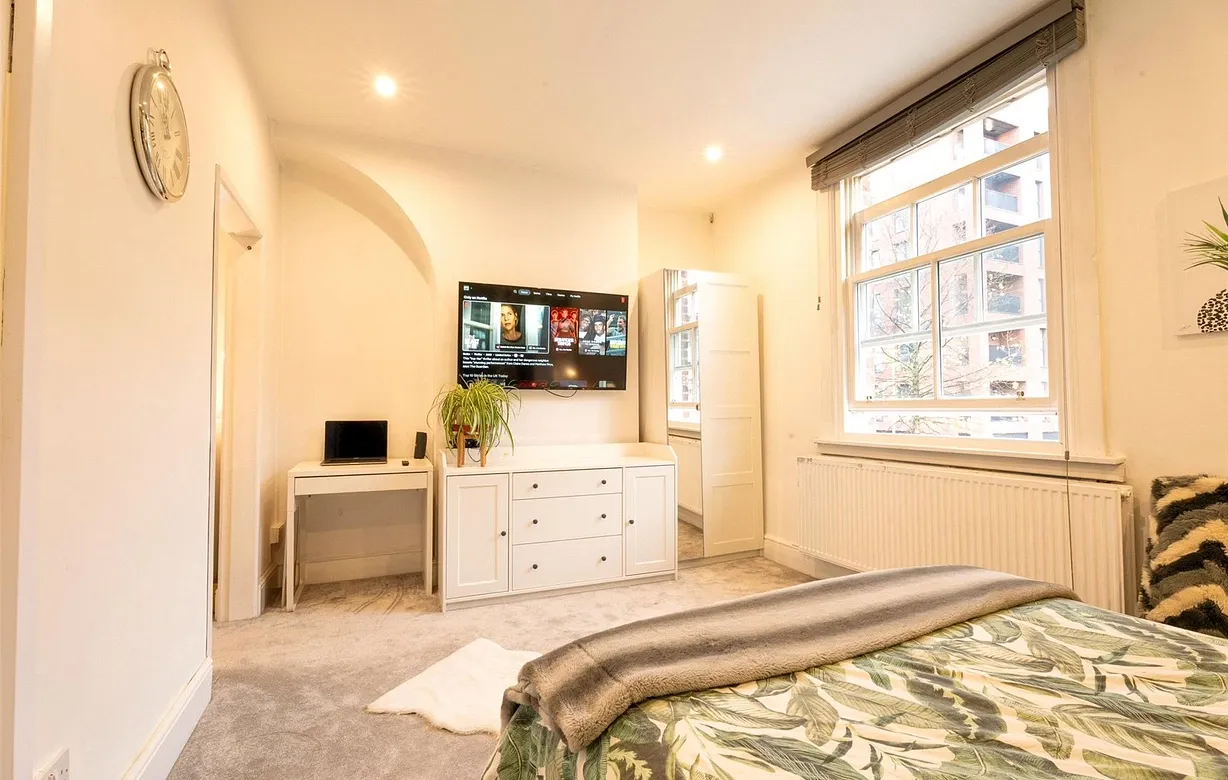 1 bedroom apartment to rent - Bentley Hurst