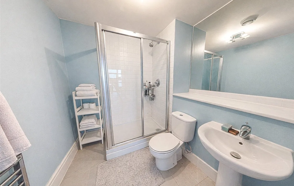 3 bedroom apartment for sale - Bentley Hurst