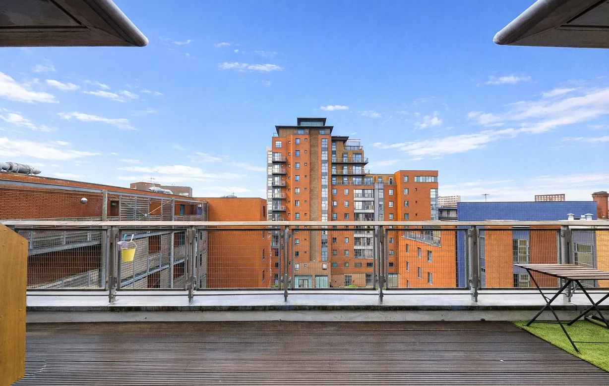 3 bedroom apartment for sale - Bentley Hurst