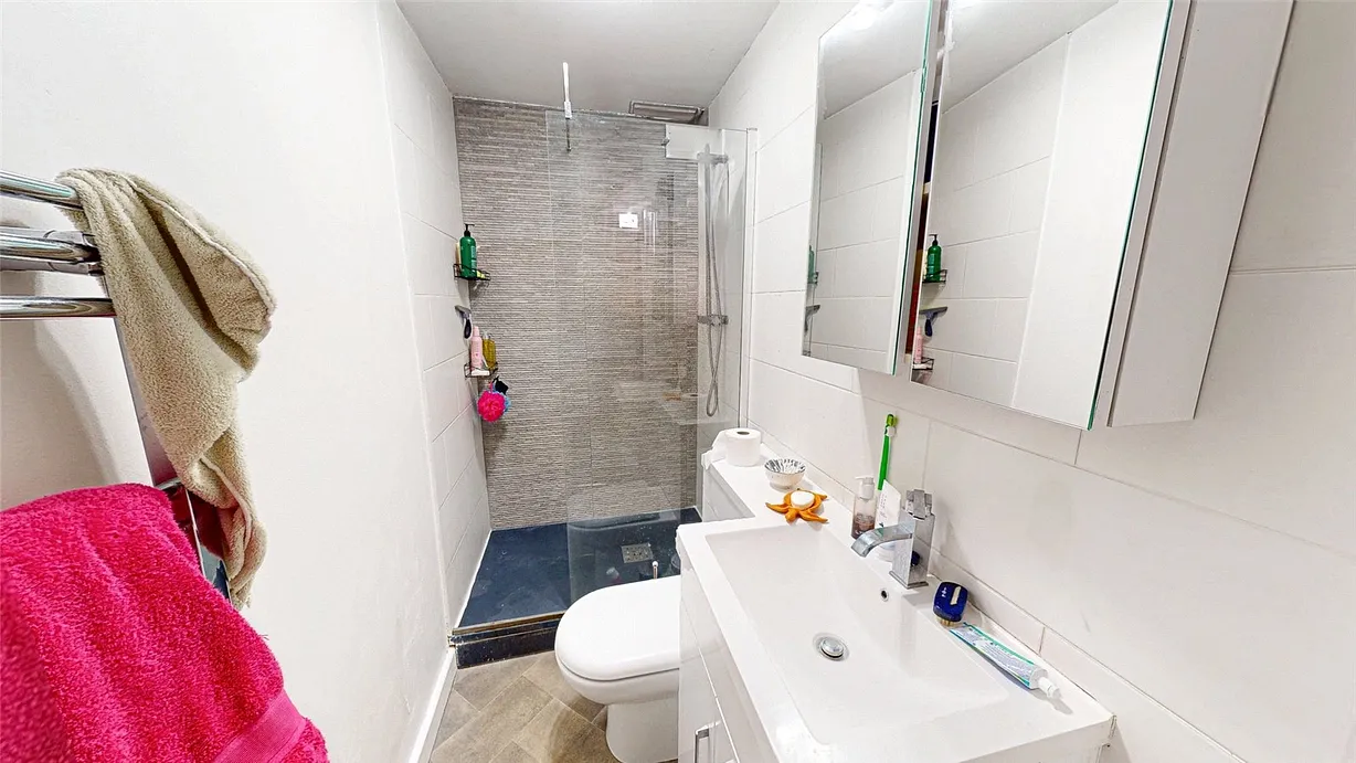 2 bedroom apartment for sale - Bentley Hurst