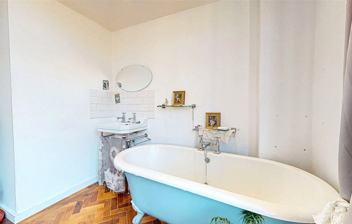 2 bedroom apartment to rent - Bentley Hurst