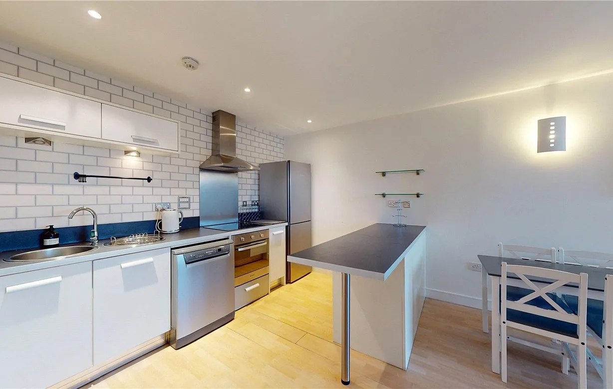 2 bedroom apartment to rent - Bentley Hurst