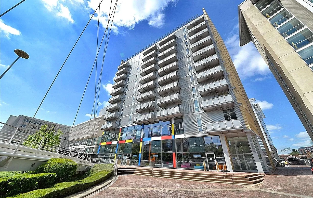 2 bedroom apartment to rent - Bentley Hurst