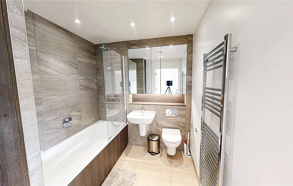 2 bedroom apartment for sale - Bentley Hurst