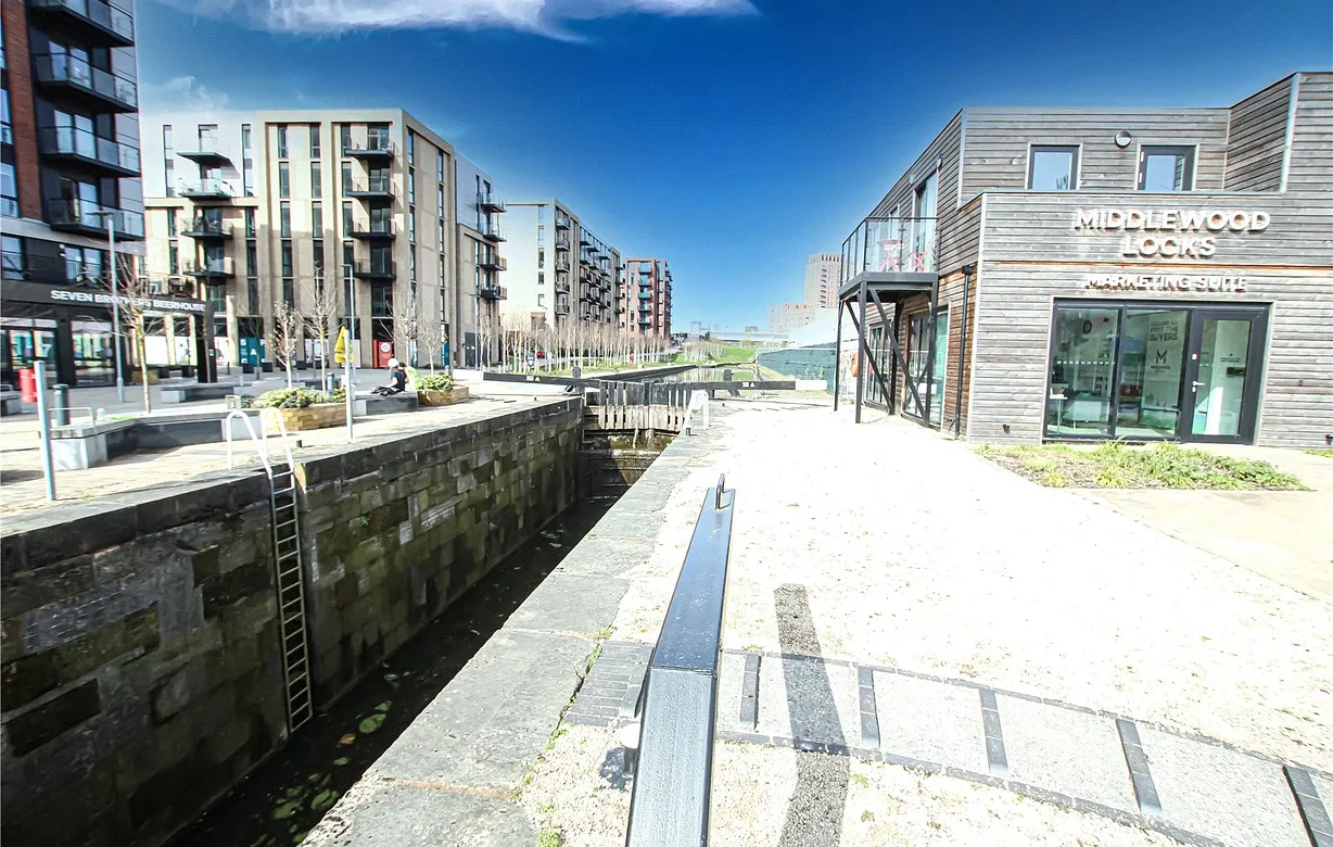 2 bedroom apartment for sale - Bentley Hurst