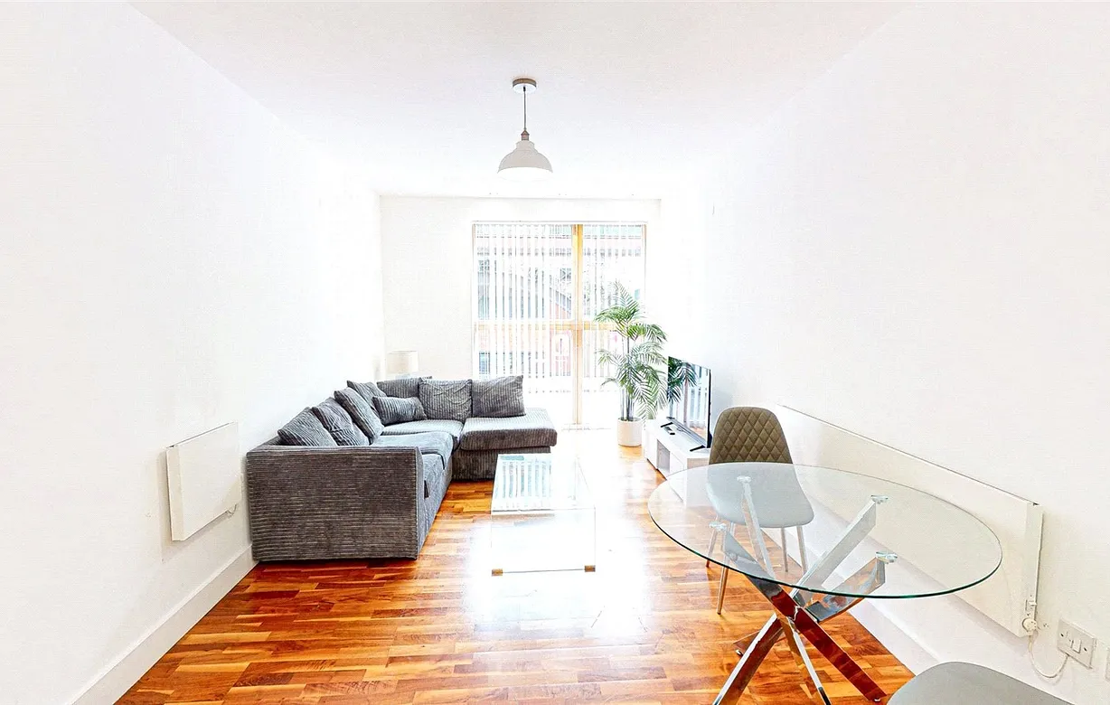 1 bedroom apartment to rent - Bentley Hurst