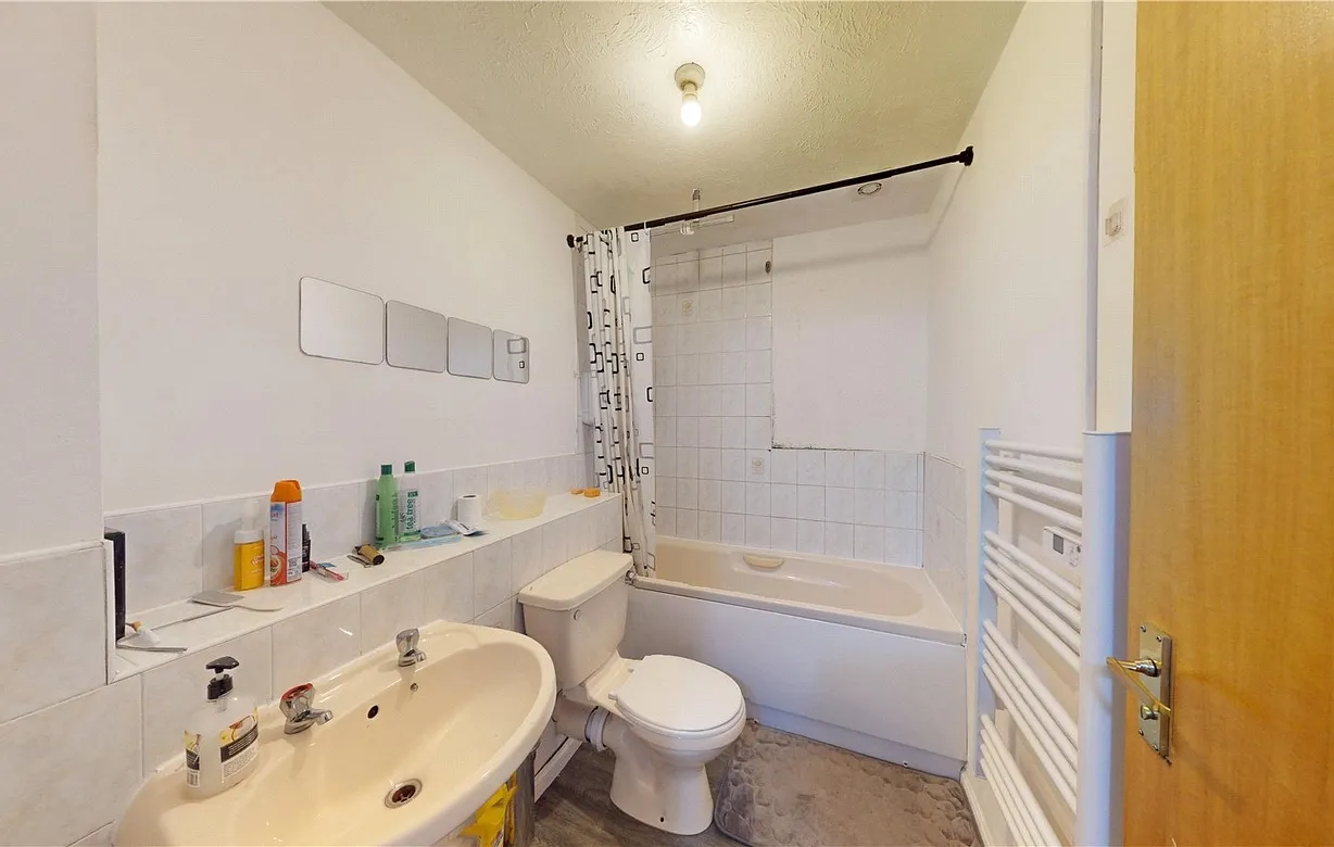 2 bedroom apartment to rent - Bentley Hurst