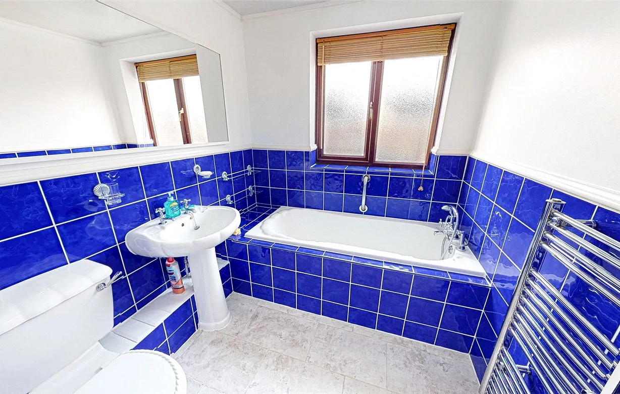 3 bedroom house for sale - Bentley Hurst