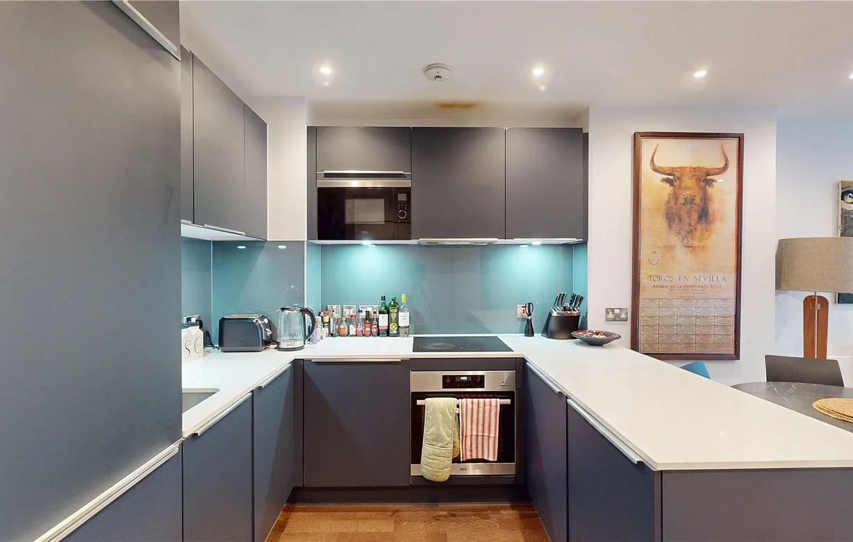 2 bedroom apartment to rent - Bentley Hurst