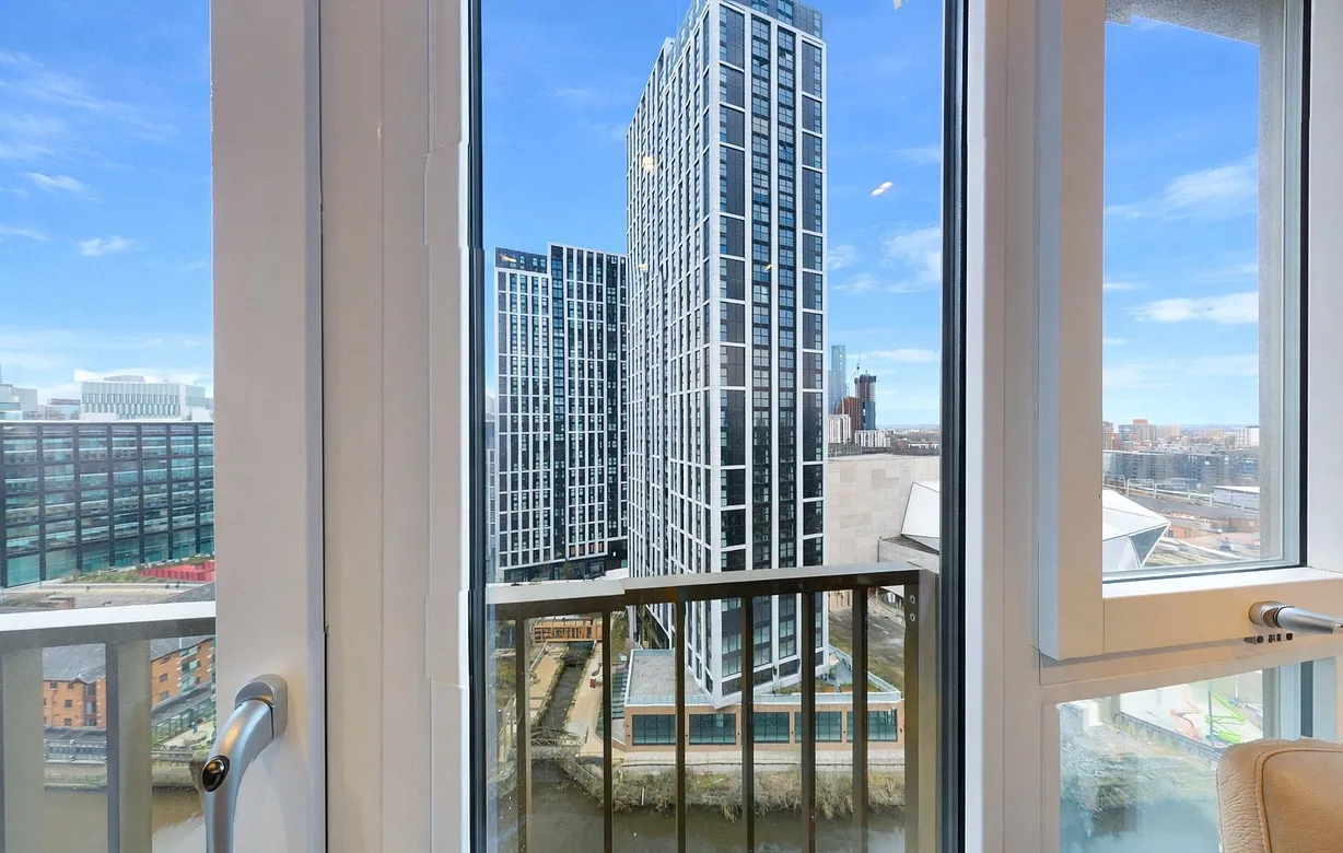 2 bedroom apartment to rent - Bentley Hurst