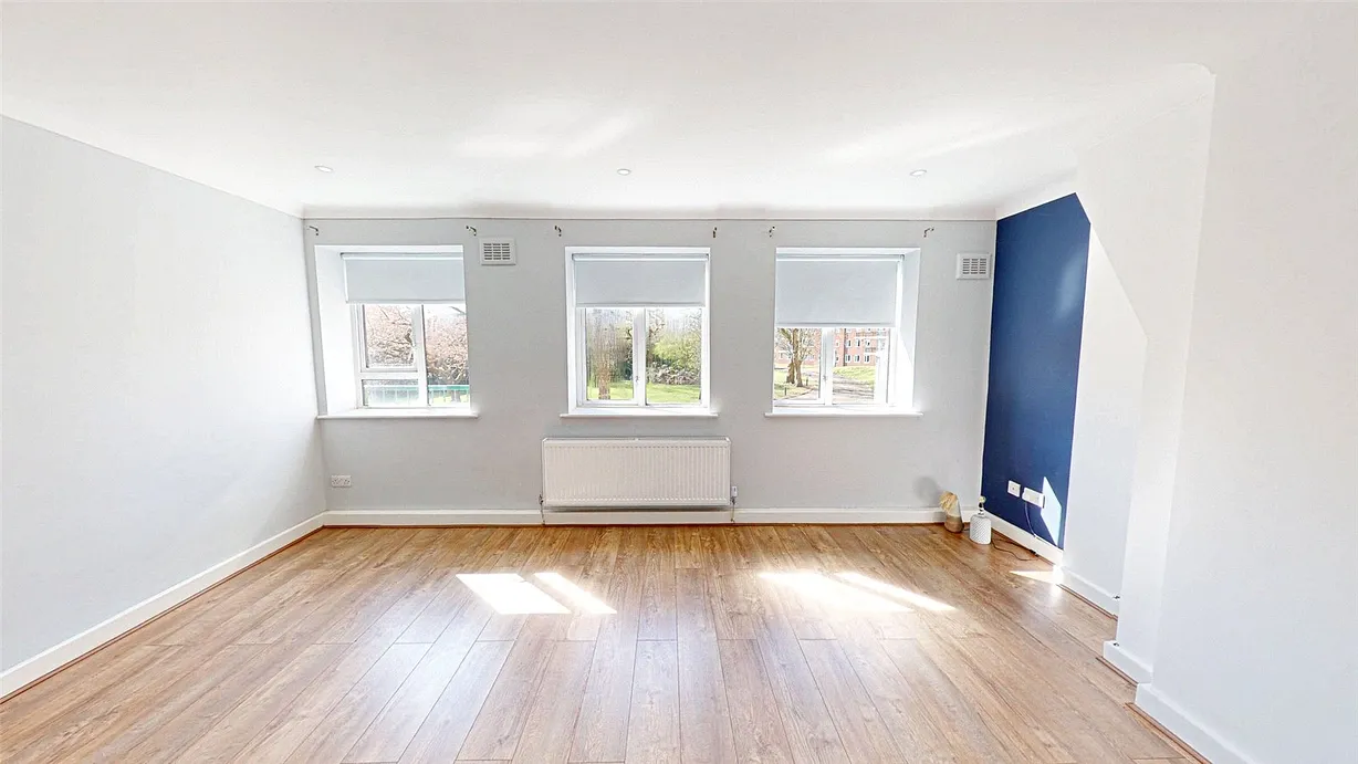 3 bedroom apartment for sale - Bentley Hurst