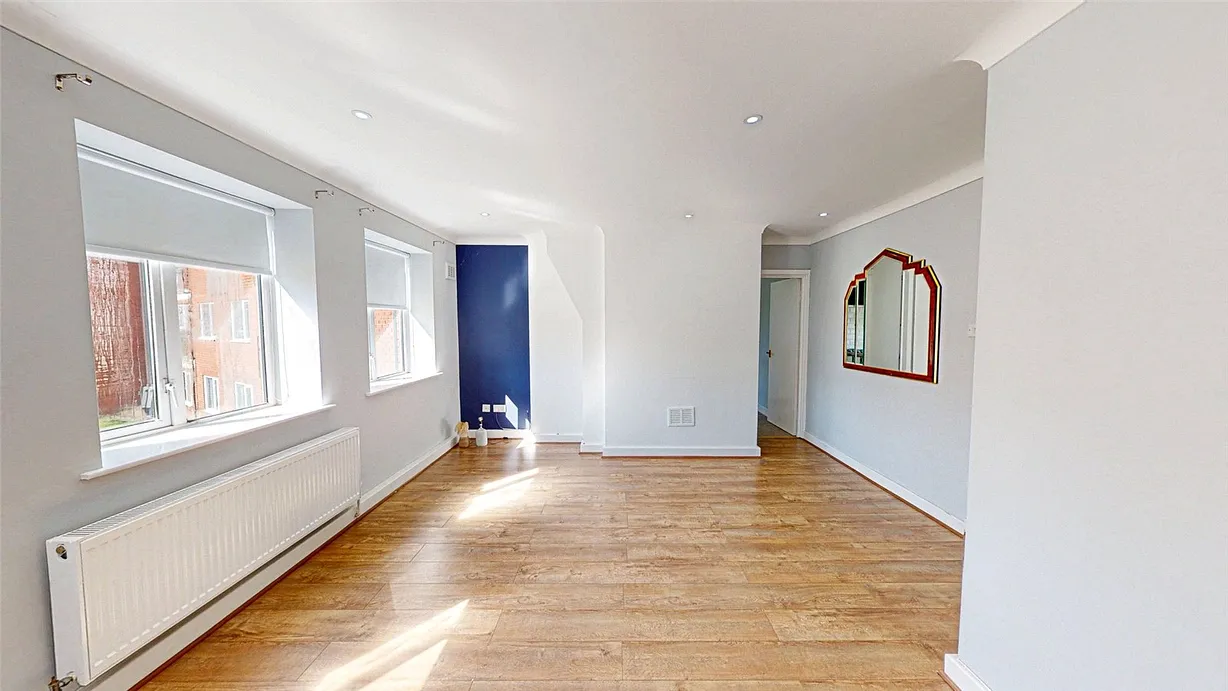 3 bedroom apartment for sale - Bentley Hurst