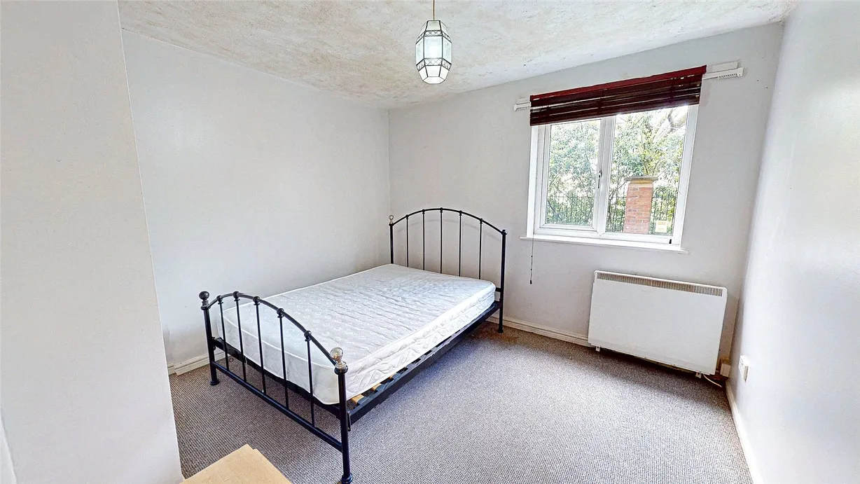 2 bedroom apartment to rent - Bentley Hurst