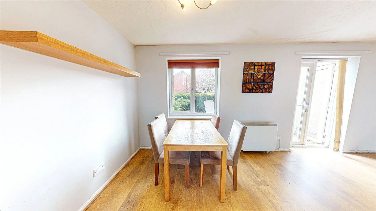 2 bedroom apartment to rent - Bentley Hurst