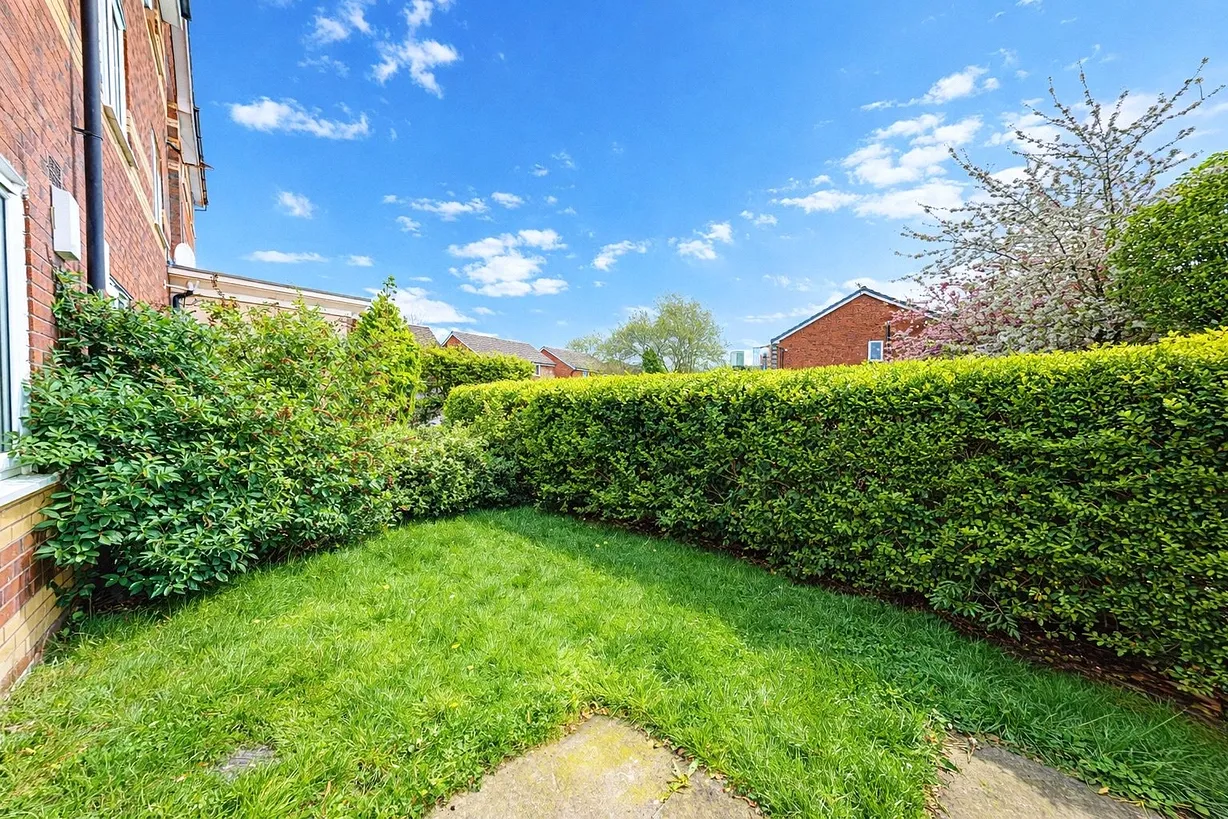 2 bedroom apartment to rent - Bentley Hurst