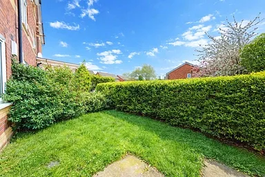 2 bedroom apartment to rent - Bentley Hurst