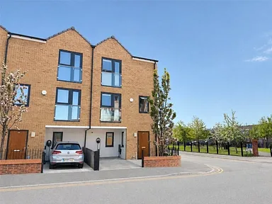 3 bedroom house for sale - Bentley Hurst