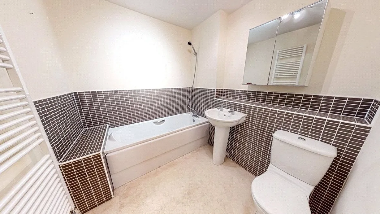 2 bedroom apartment for sale - Bentley Hurst
