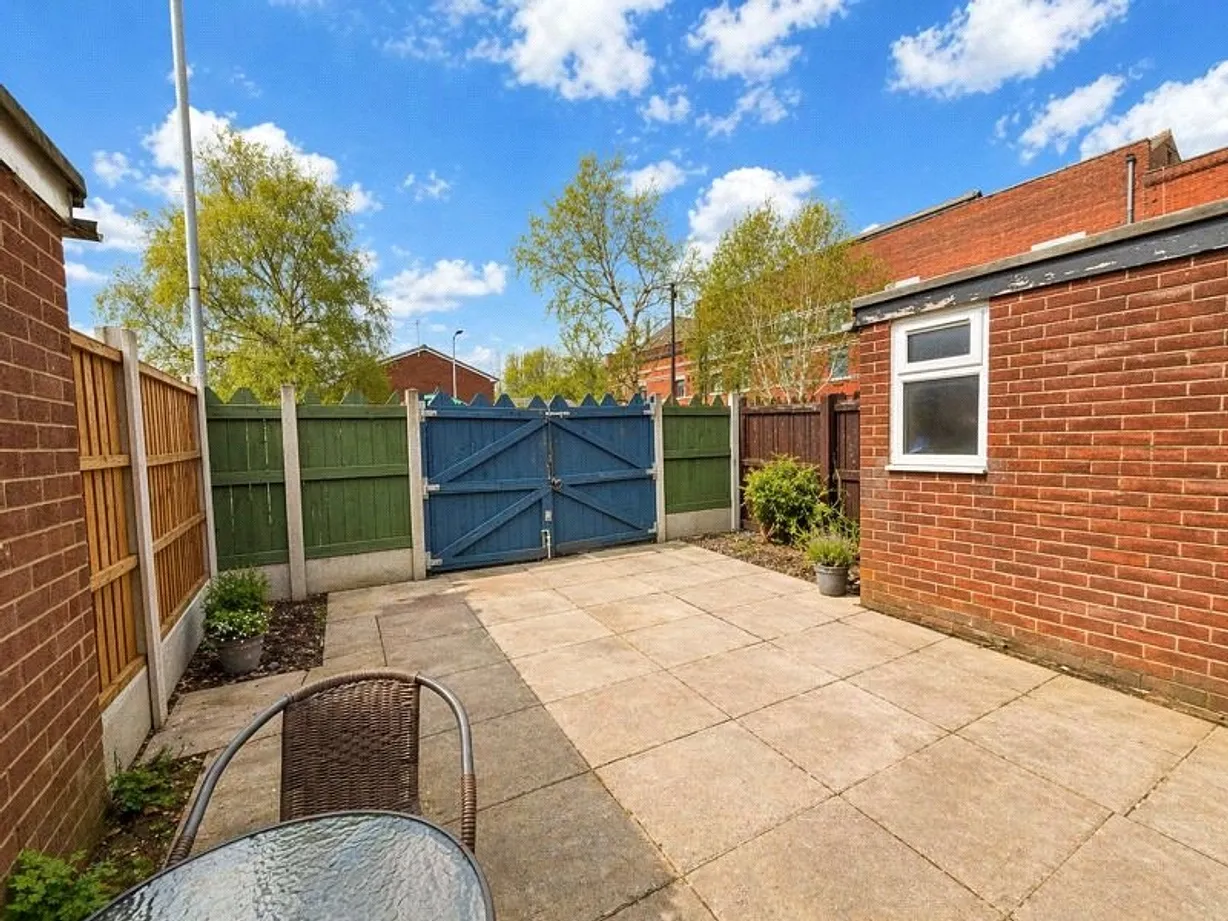 2 bedroom house to rent - Bentley Hurst