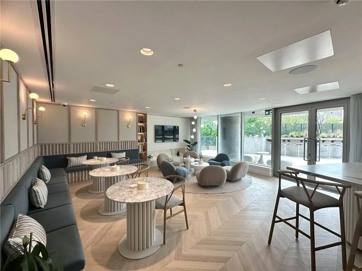 2 bedroom apartment to rent - Bentley Hurst