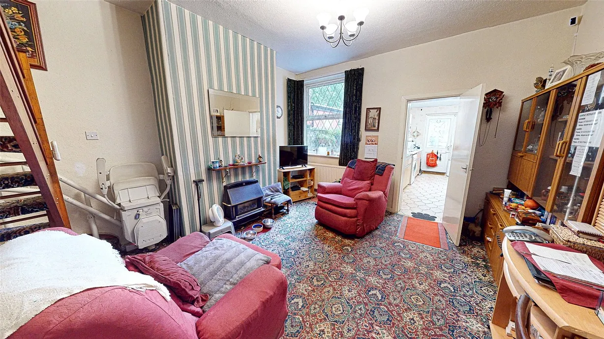 2 bedroom house for sale - Bentley Hurst