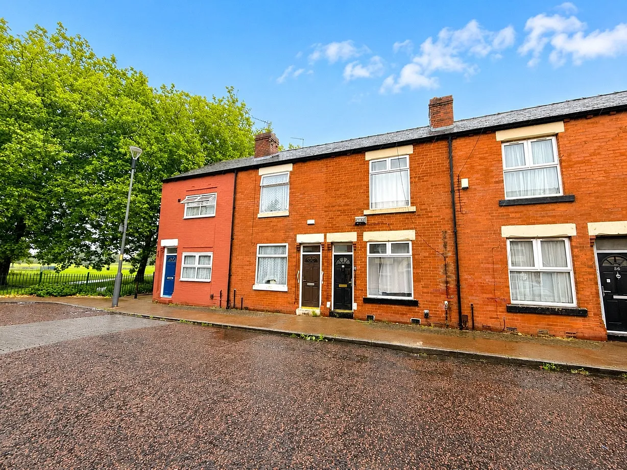 2 bedroom house for sale - Bentley Hurst