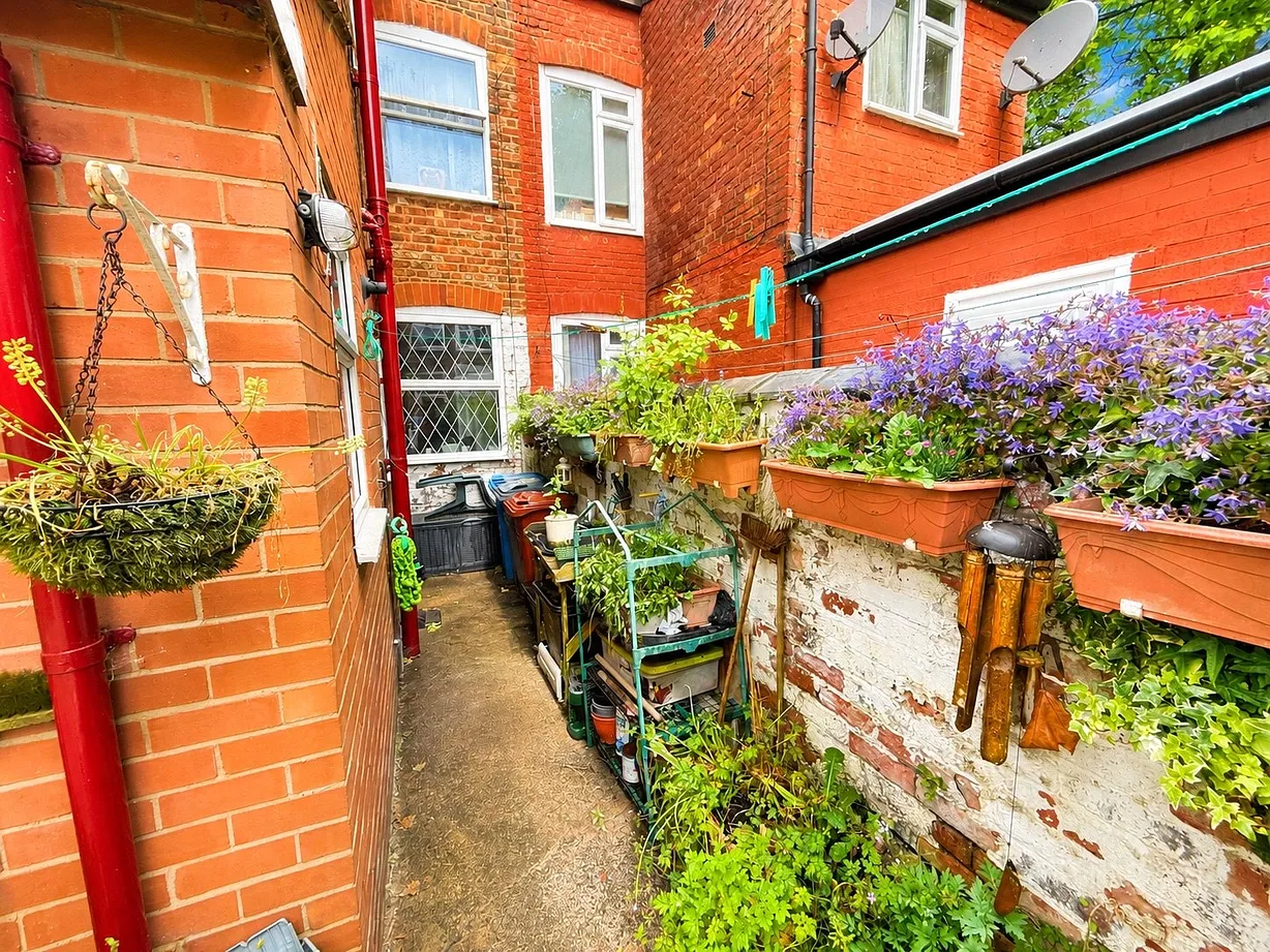 2 bedroom house for sale - Bentley Hurst