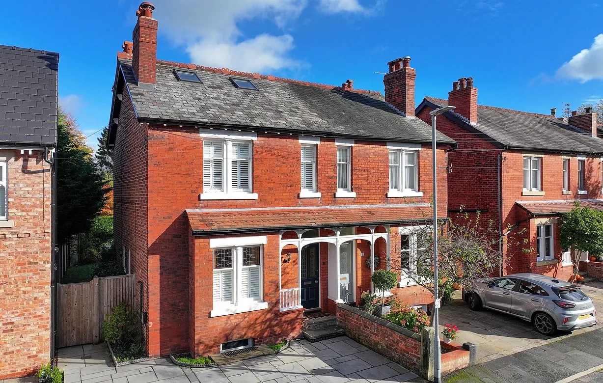 4 bedroom house for sale - Bentley Hurst