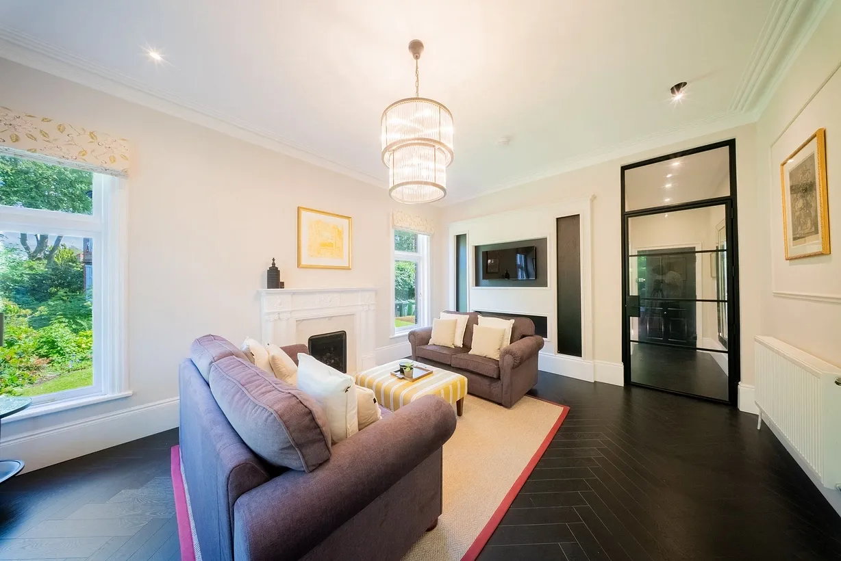2 bedroom flat for sale - Bentley Hurst