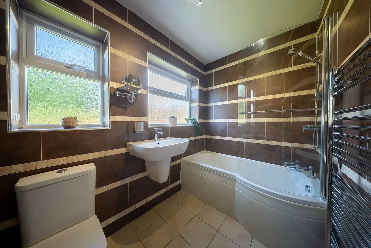 4 bedroom house for sale - Bentley Hurst